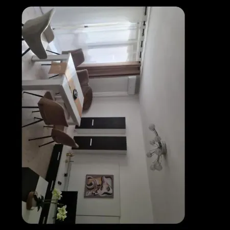 Elegant In Center Apartman *