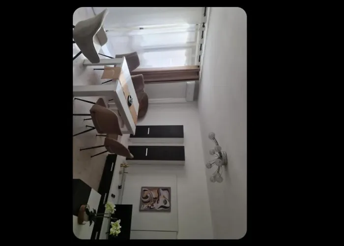 Elegant In Center Apartman *